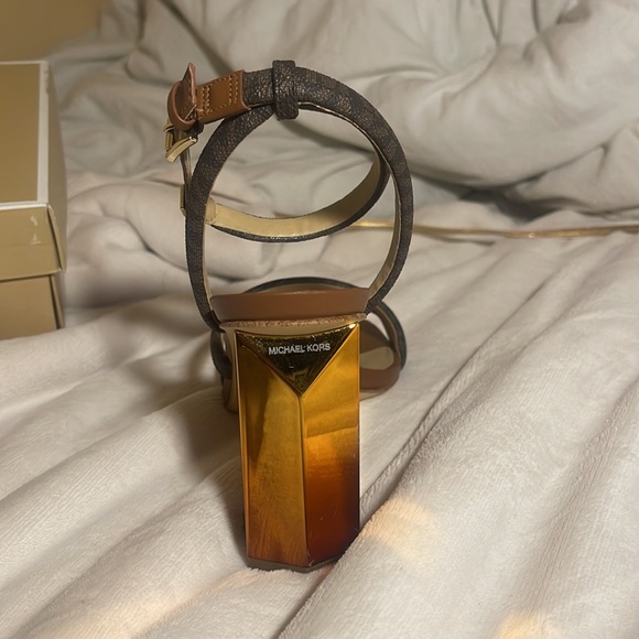 MICHAEL Michael Kors Brown and Gold 3 inch heels leather ankle strap Womens 8M - Picture 8 of 10